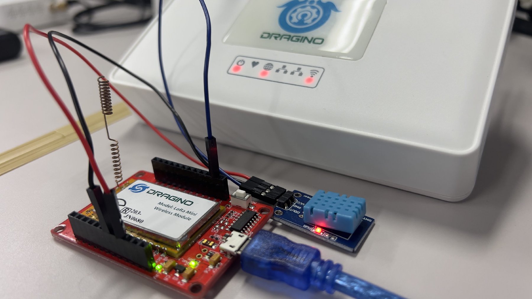 研究室で使用しているLoRa無線通信の実験機器